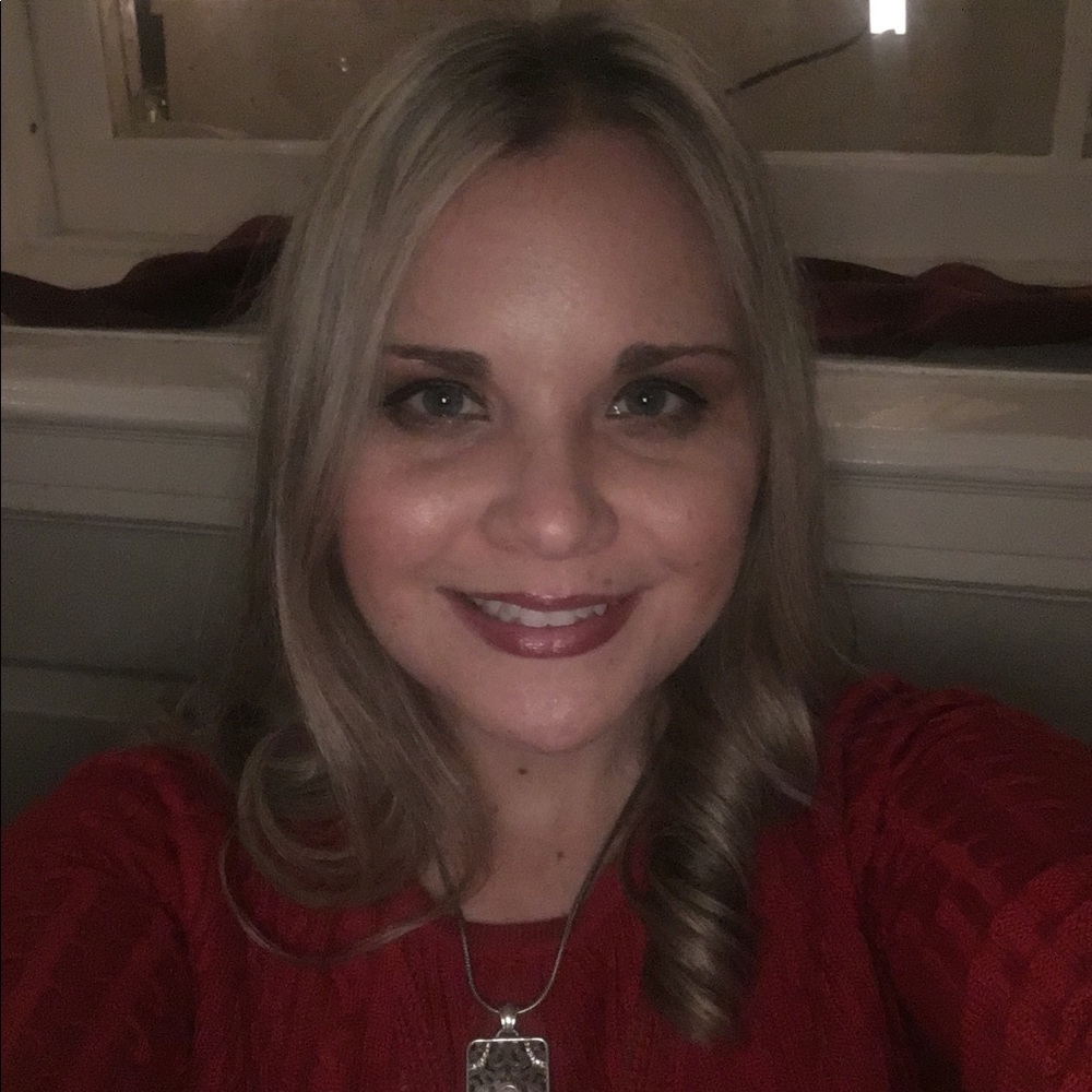 Meet your Posher, Nicole